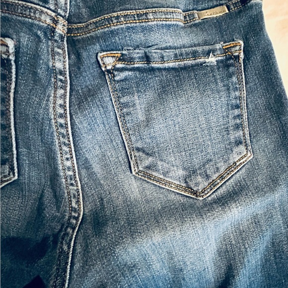 KanCan Distressed Blue Jeans size 28 - Picture 9 of 10